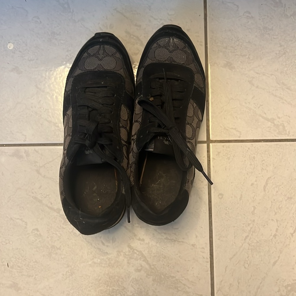 Used / Vintage Coach Black Suede trim Women Sneakers size 8.5 - Picture 4 of 8